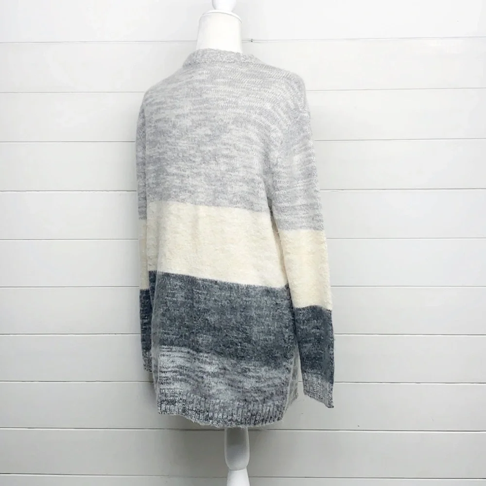 Universal Thread Colorblock Soft Oversized Sweater - Picture 3 of 8